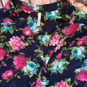 XL Sheer blue shirt with flowers
